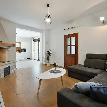 Holiday home In Galizana/istrien 8682 Galizana